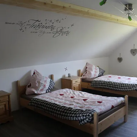 Dom wakacyjny Cosy Wooden Holiday In The Bavarian Forest With Many Excursion Options Bischofsreut