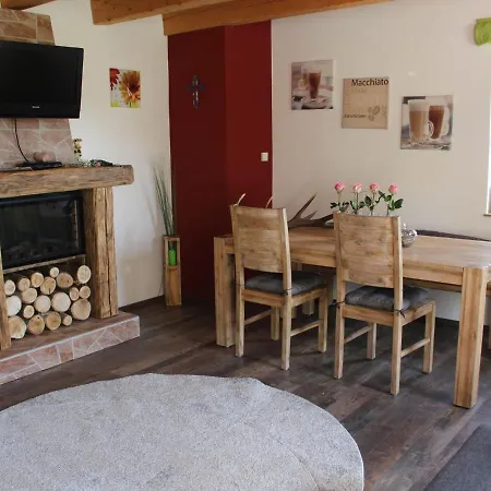Dom wakacyjny Cosy Wooden Holiday In The Bavarian Forest With Many Excursion Options Bischofsreut